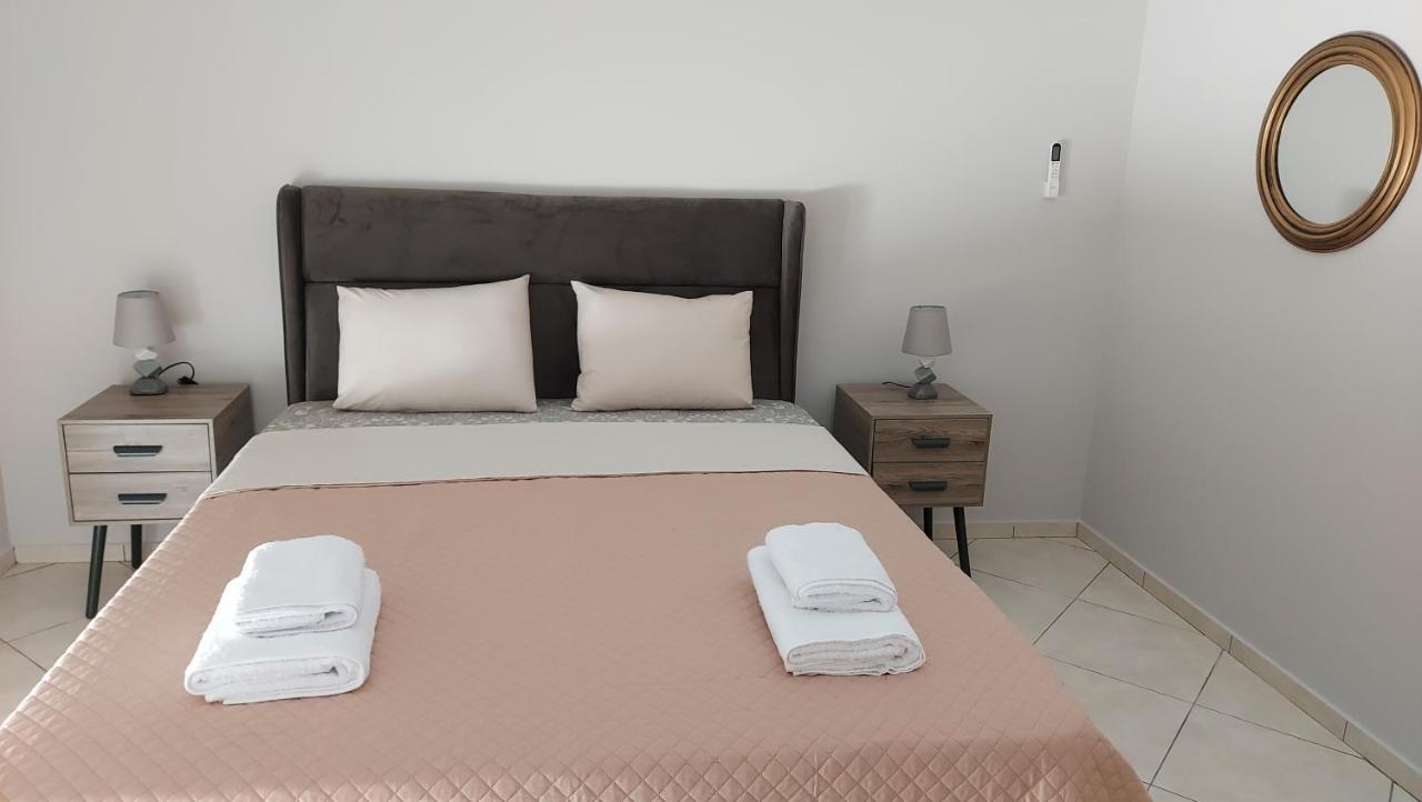 Gianni & Sophia Airport House Apartment Artemida  Ngoại thất bức ảnh