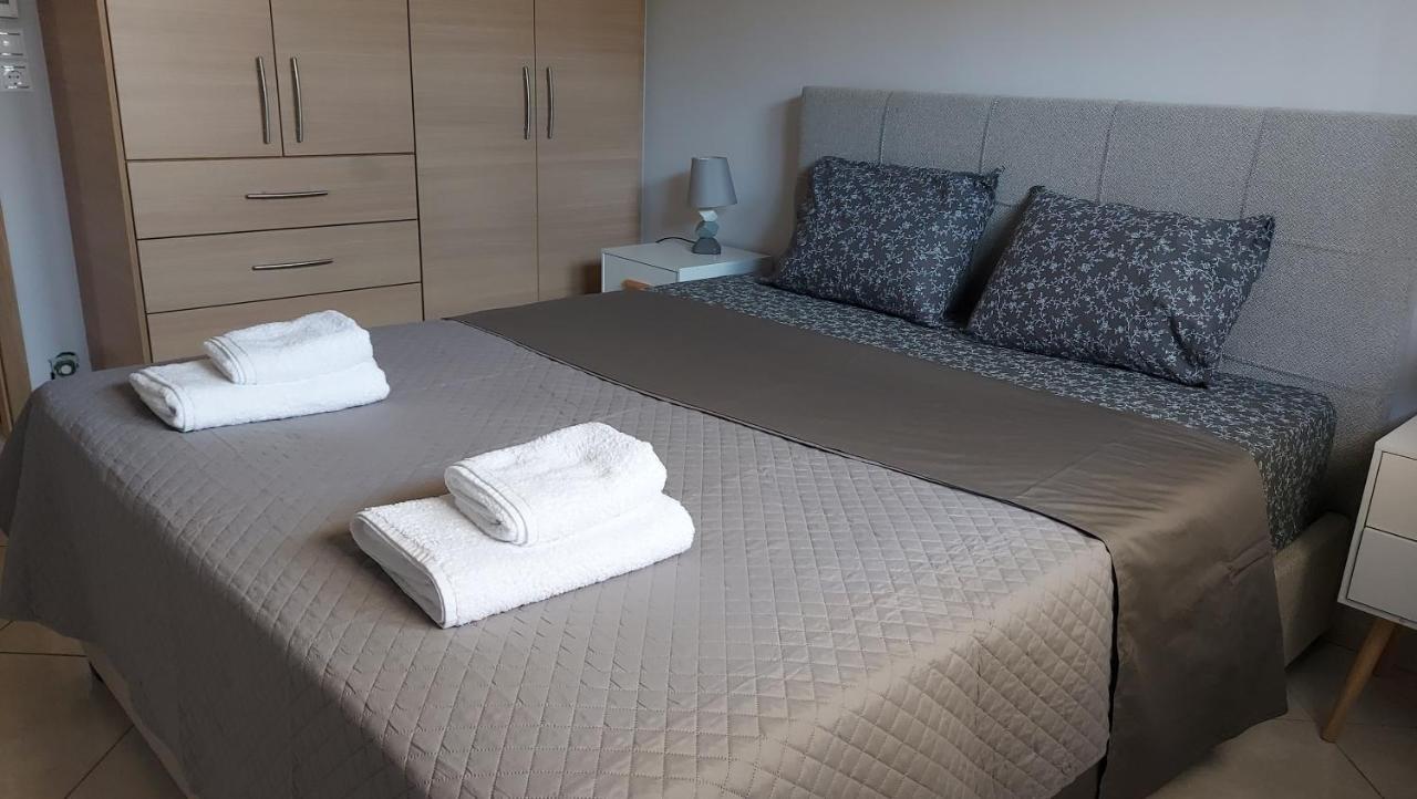 Gianni & Sophia Airport House Apartment Artemida  Ngoại thất bức ảnh